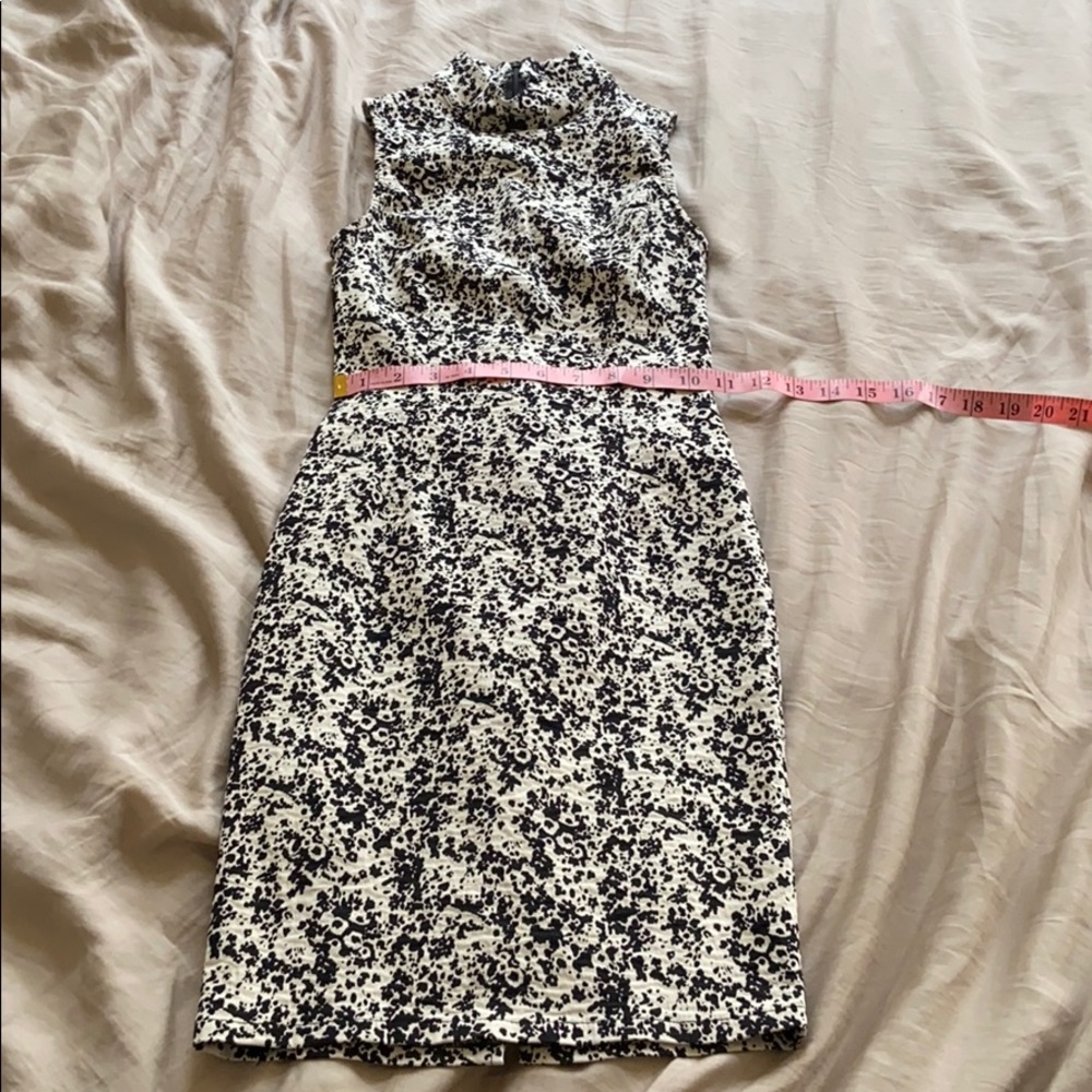 AGAIN Body con dress